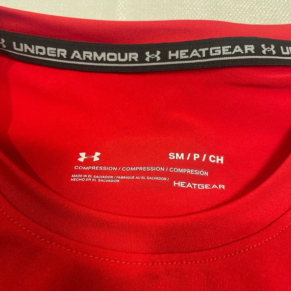 NWT Under Armour heatgear short sleeve compression shirt red size small - Picture 3 of 3